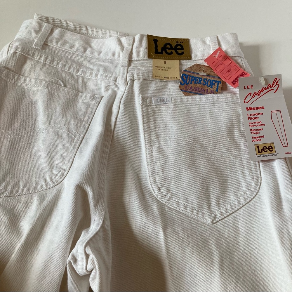 New old stock High Waist Relaxed Fit Lee White Jeans size 8
